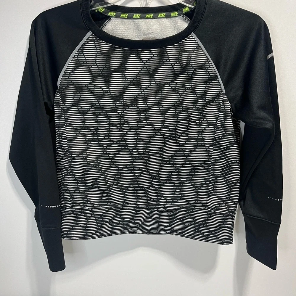 Nike Black and White Girls Crop Fleece lined Sweatshirt